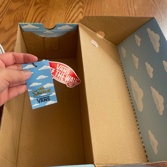 Vans x Simpsons Old Skool • W7 / EU37
Worn once • With box - Picture 7 of 10